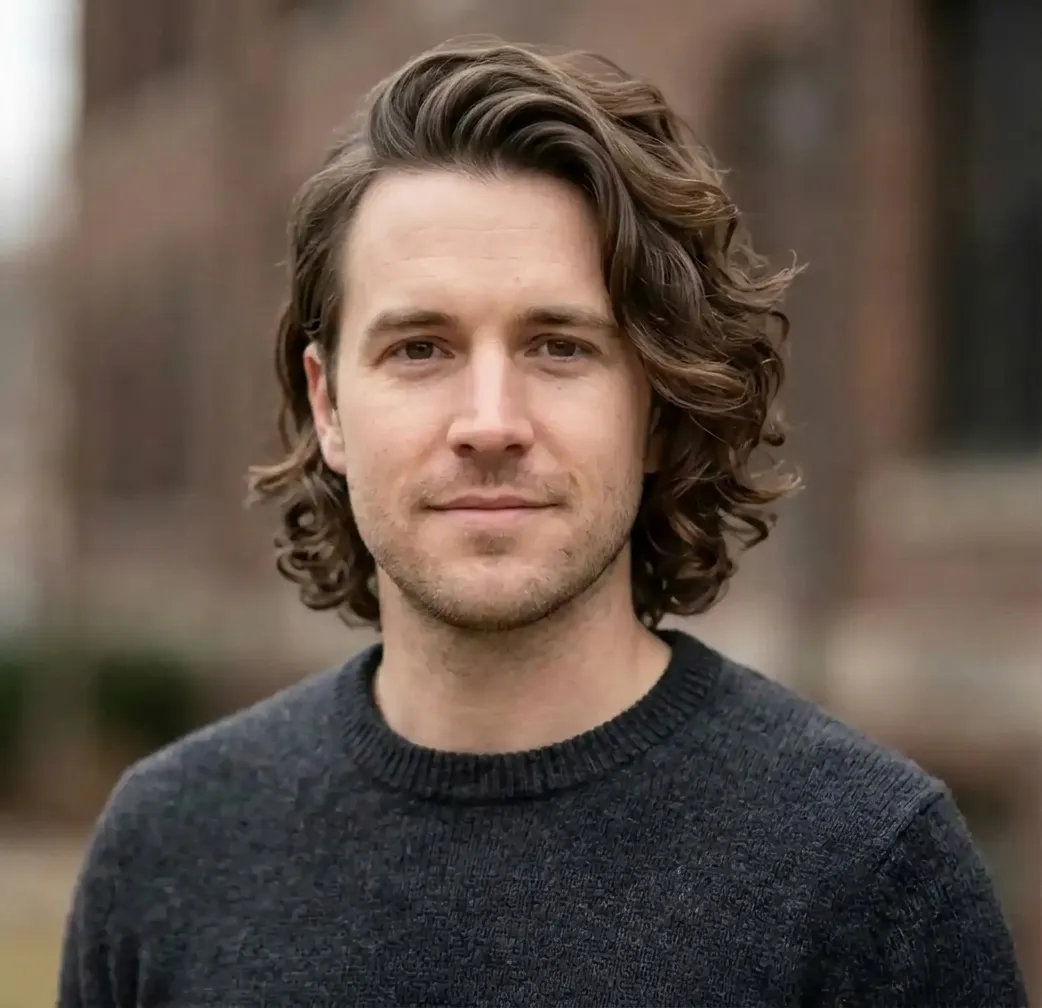 Asymmetric Bouncy Waves hairstyle for Men