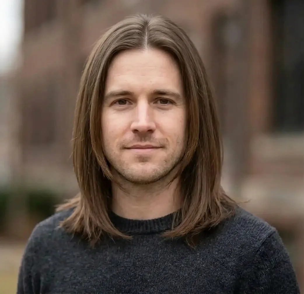 Casual Linear Lob hairstyle for Men