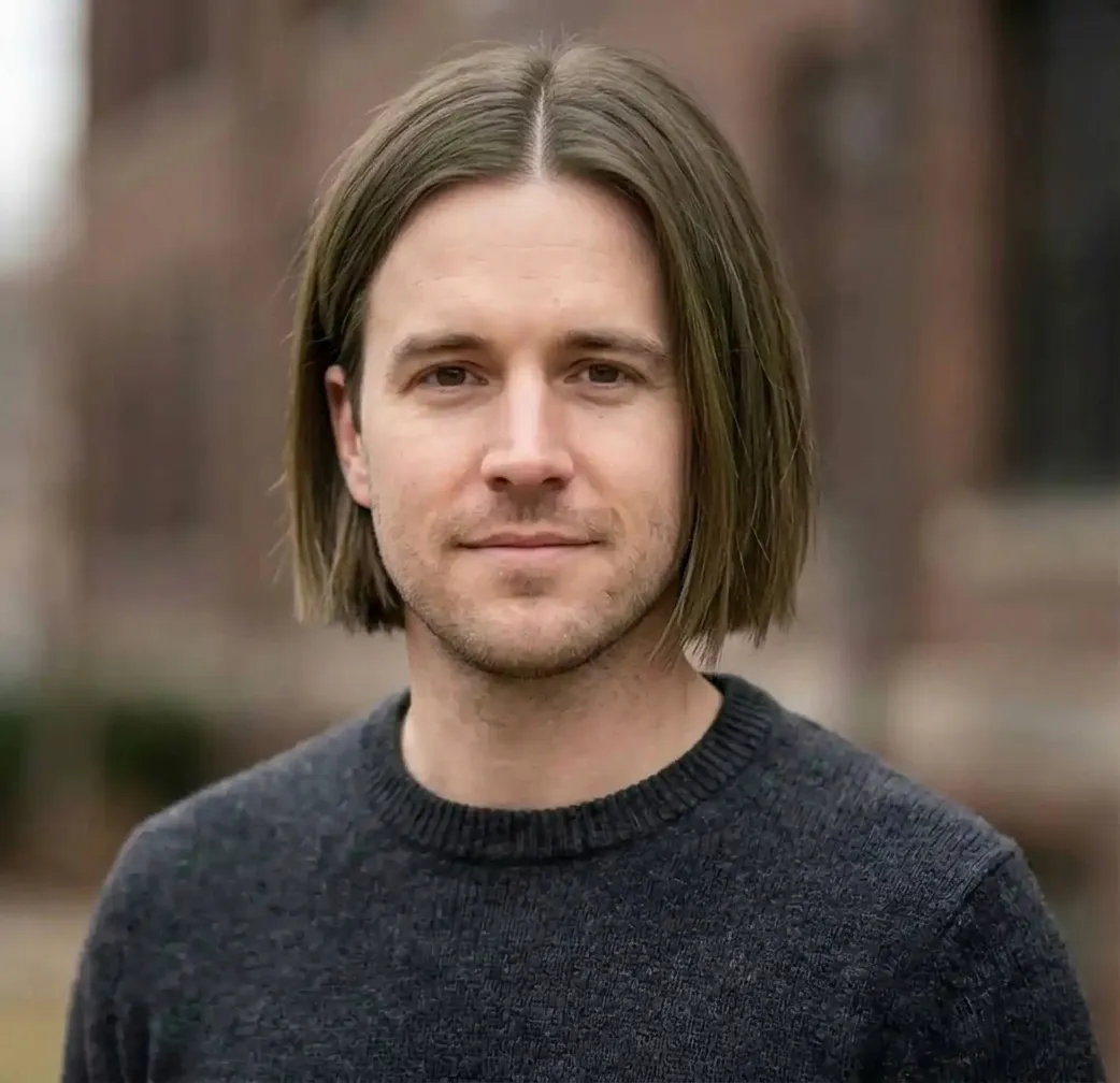 Tucked Square Bob hairstyle for Men