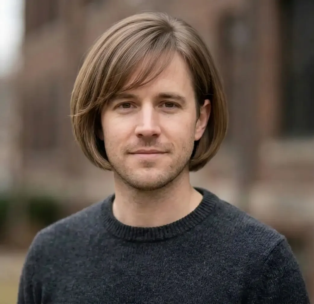 Rounded Inward Bob hairstyle for Men