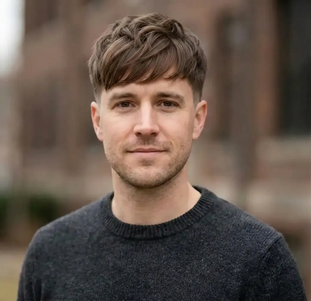 Choppy Sweep Pixie hairstyle for Men