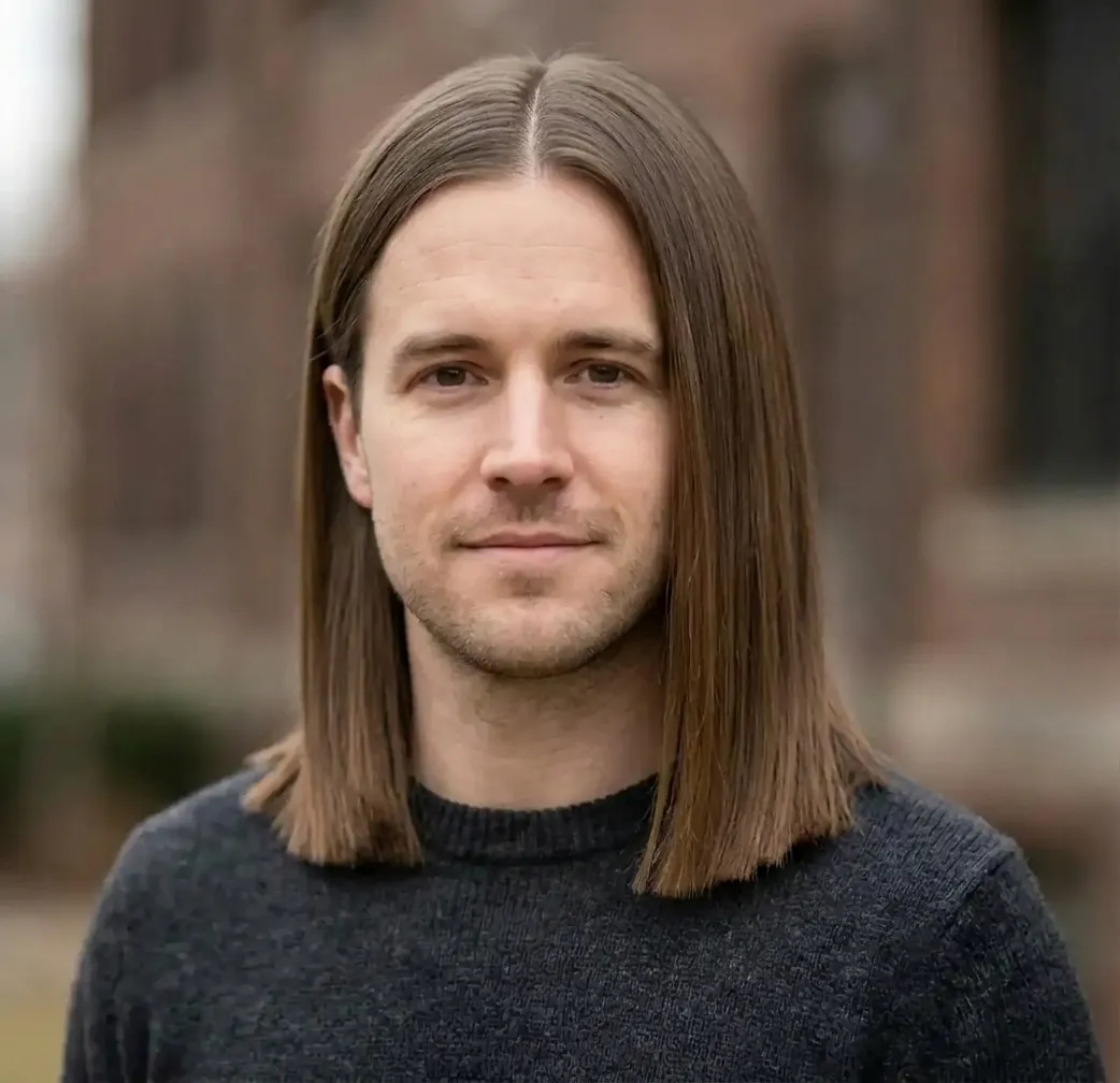 Crisp Blunt Lob hairstyle for Men