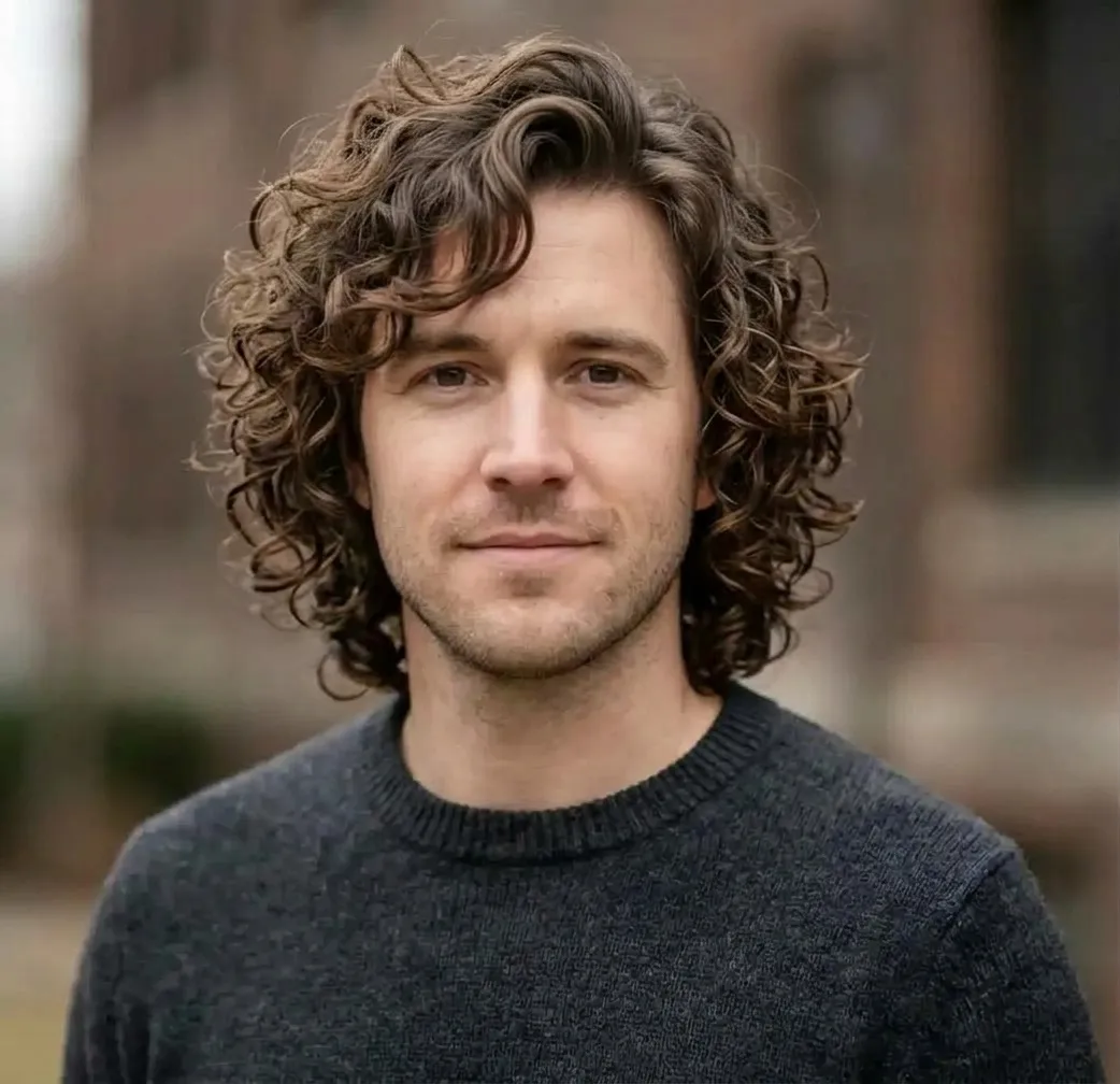 Bouncy Deep Part hairstyle for Men