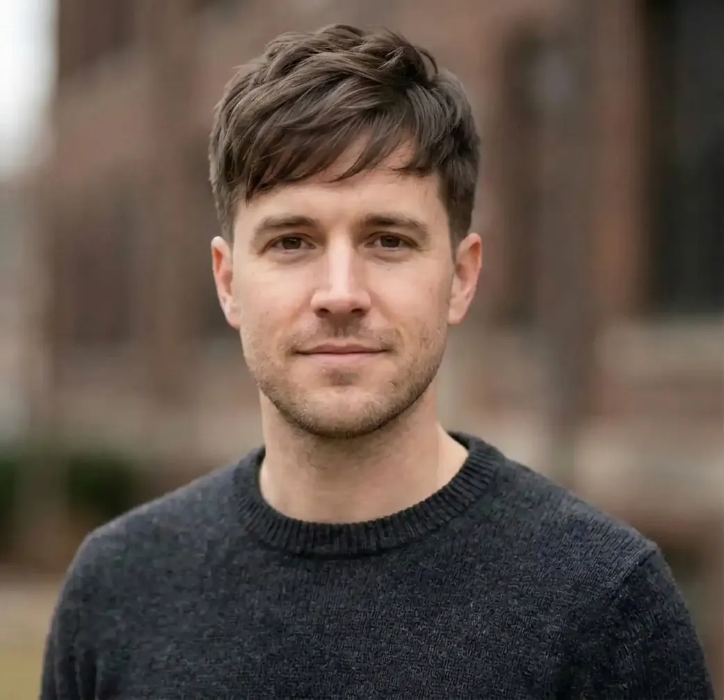 Feathered Sweep Crop hairstyle for Men
