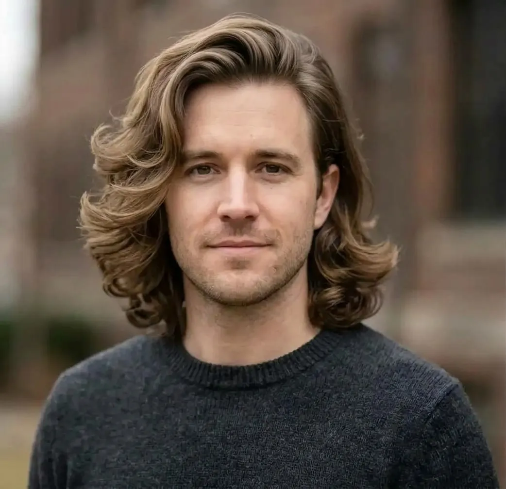Flared Outward Curls hairstyle for Men
