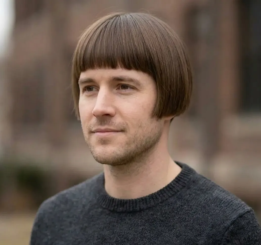 Hime Cut for men — three-quarter view