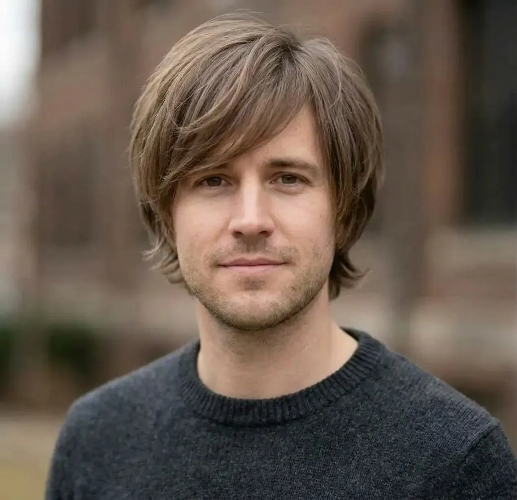 Airy Tapered Shag hairstyle for Men