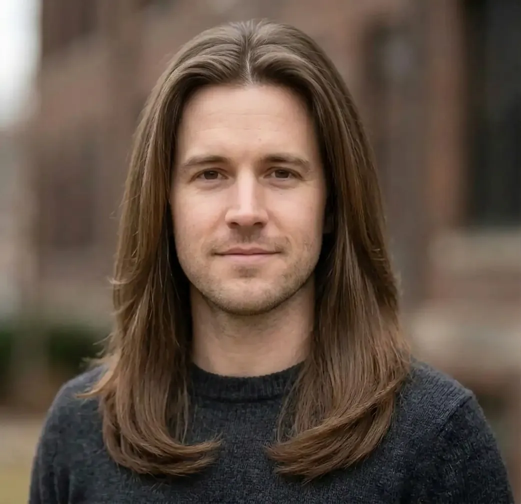 Lifted Straight Cut hairstyle for Men