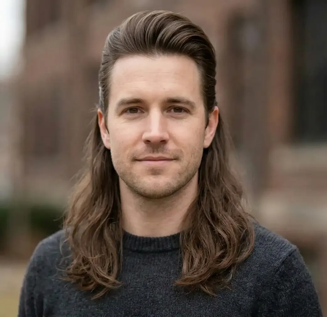 Polished Half-Up Flow hairstyle for Men
