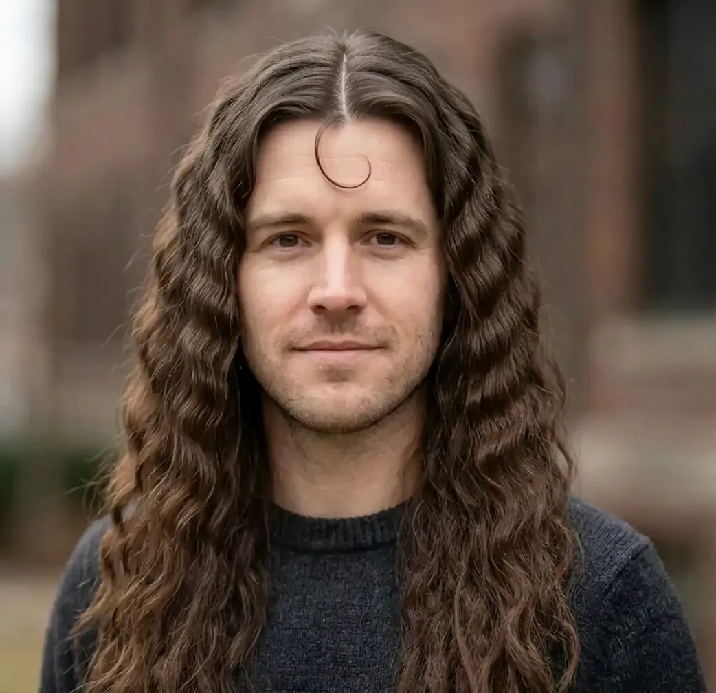 Rippled Center Part hairstyle for Men