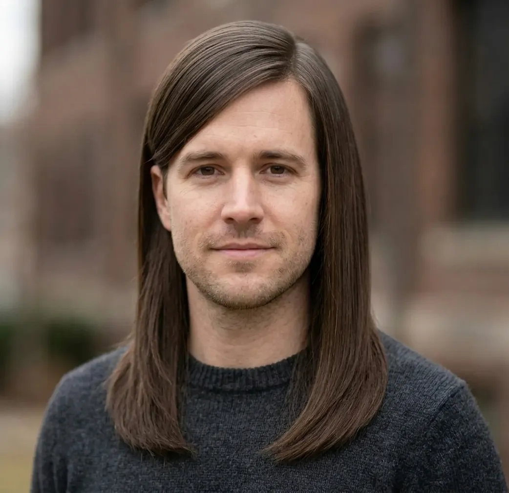 Tapered Swept Straight hairstyle for Men
