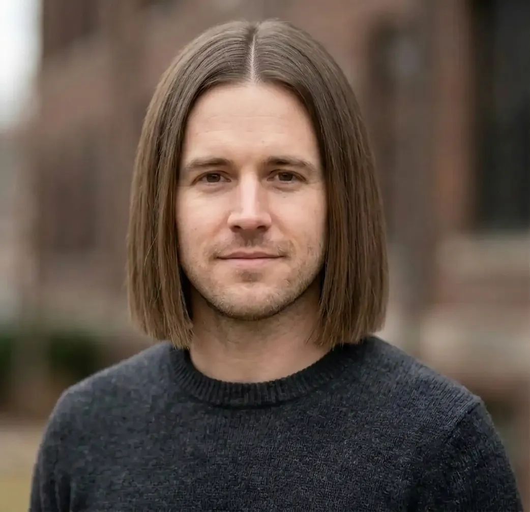 Blunt Geometric Lob hairstyle for Men