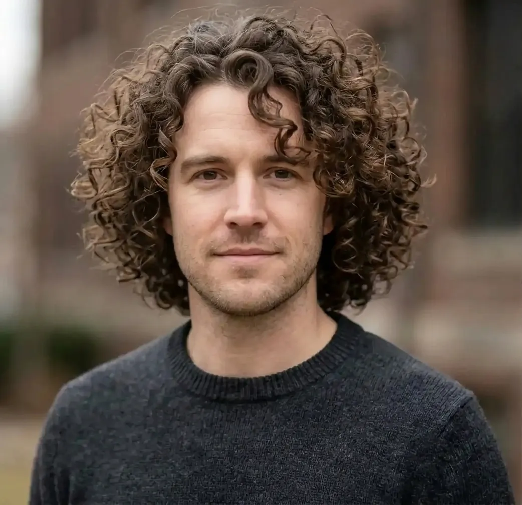 Rounded Curly Volume hairstyle for Men