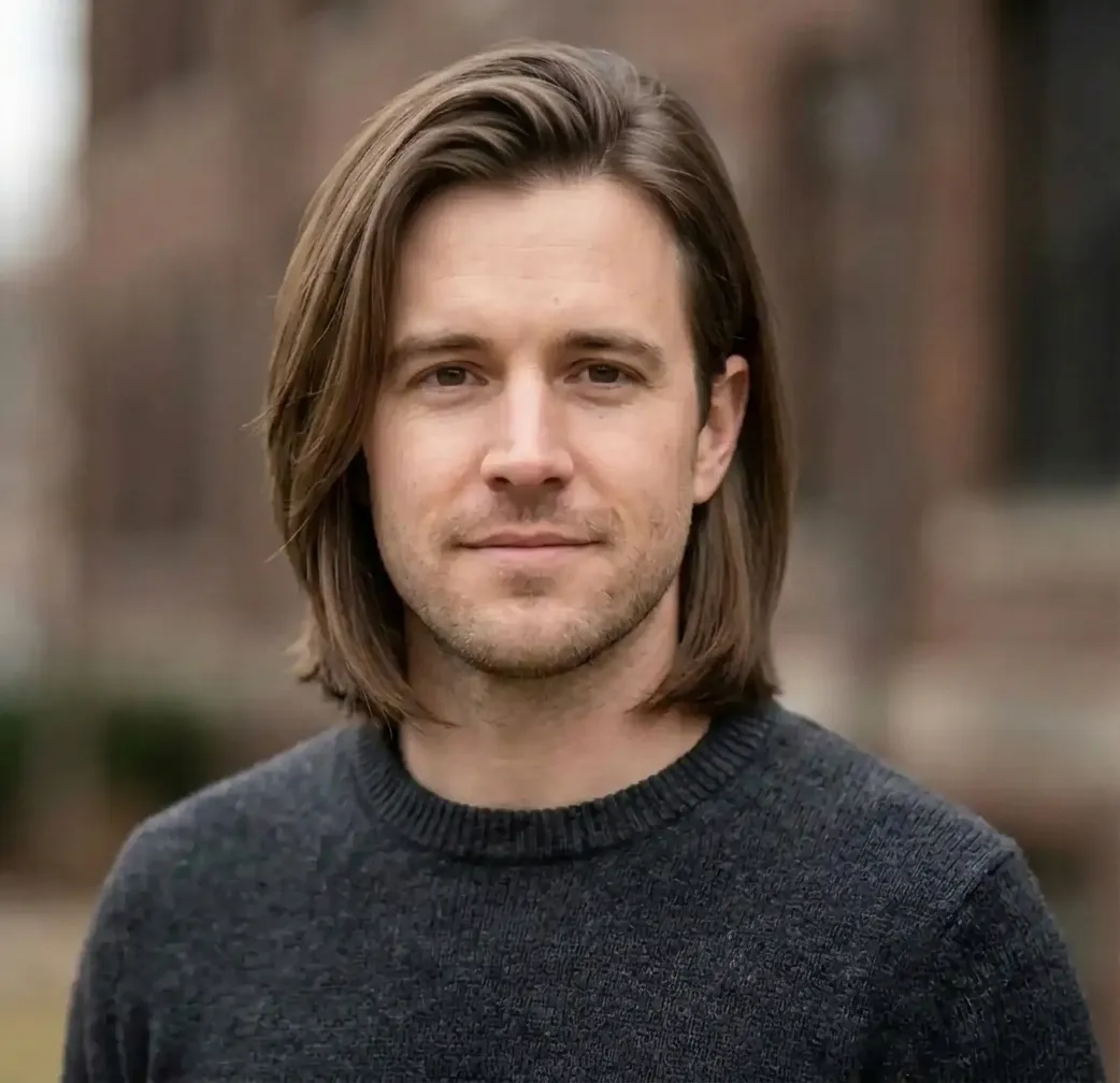 Smooth Side Lob hairstyle for Men