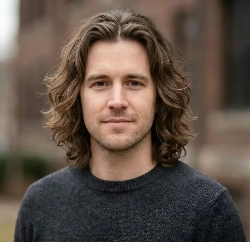 Soft Casual Waves hairstyle for Men