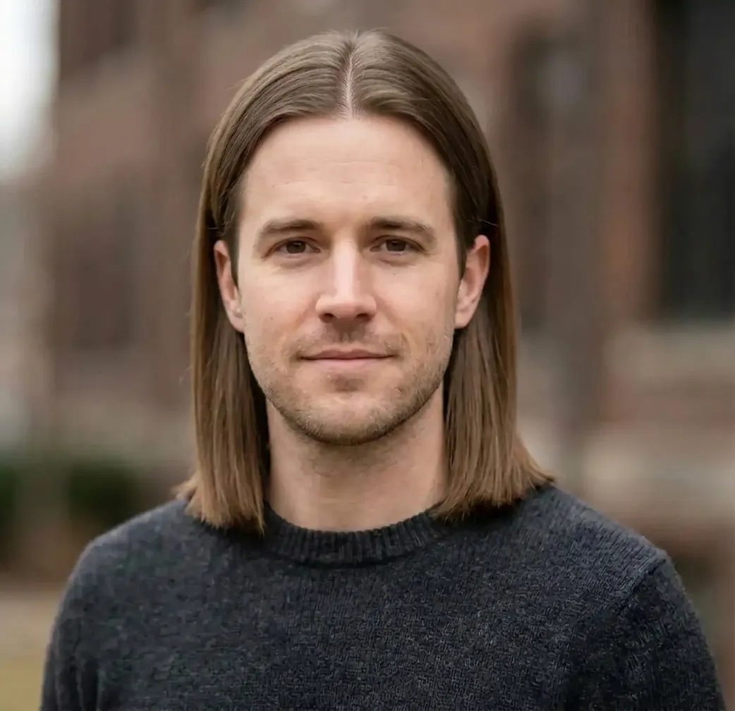 Smooth Shoulder Cut hairstyle for Men