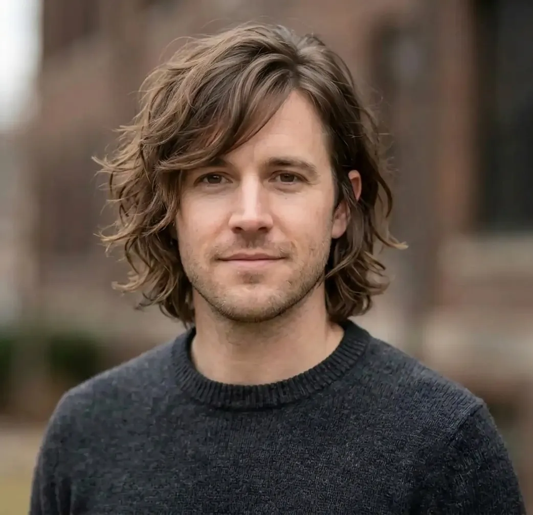 Wavy Tapered Lob hairstyle for Men