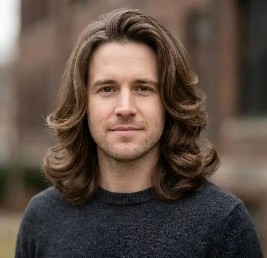 Flared End Blowout hairstyle for Men