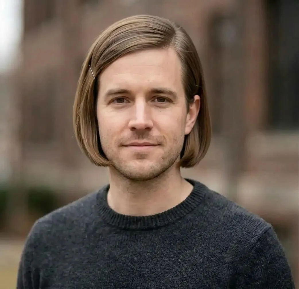 Pinned Sleek Bob hairstyle for Men