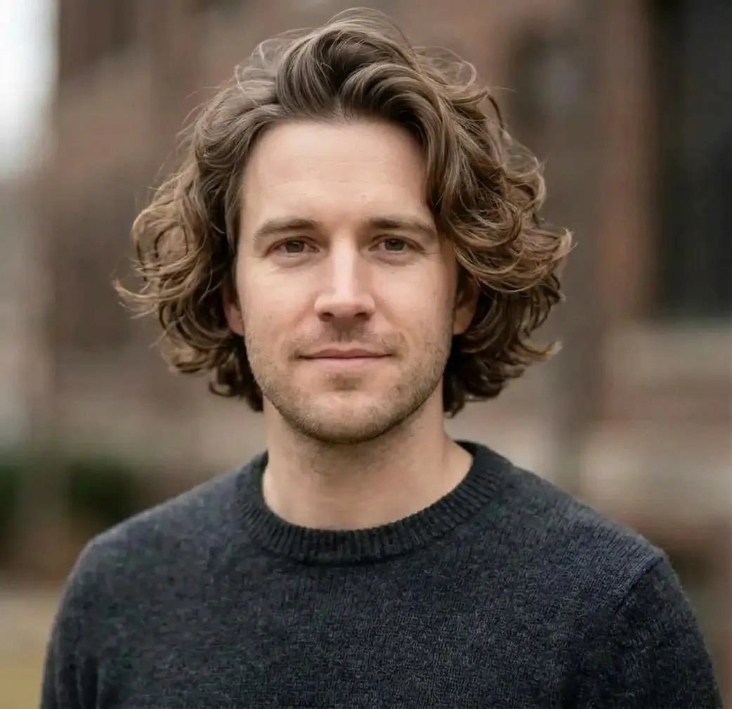 Rounded Airy Bob hairstyle for Men