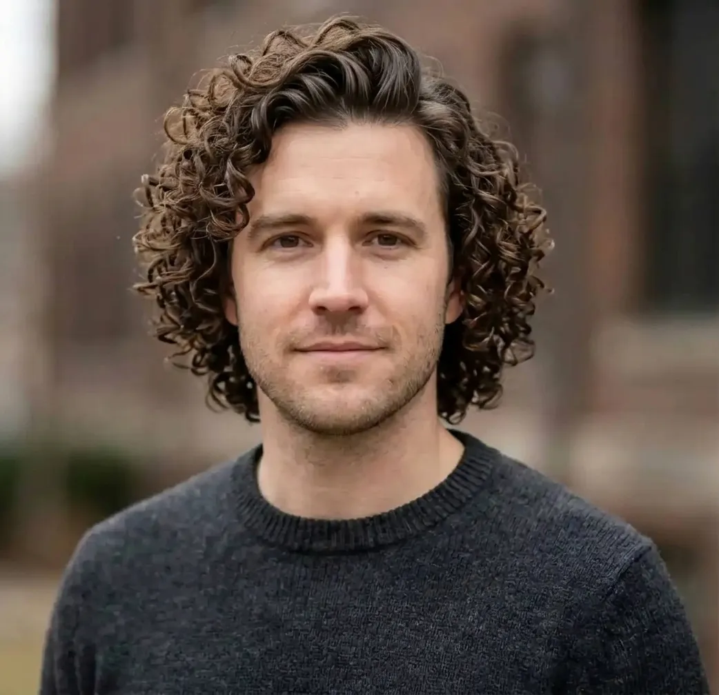 Rounded Coiled Mane hairstyle for Men