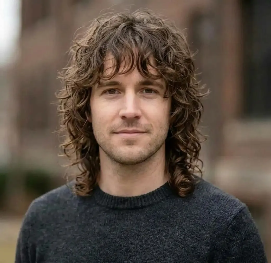Curly Curtain Shag hairstyle for Men