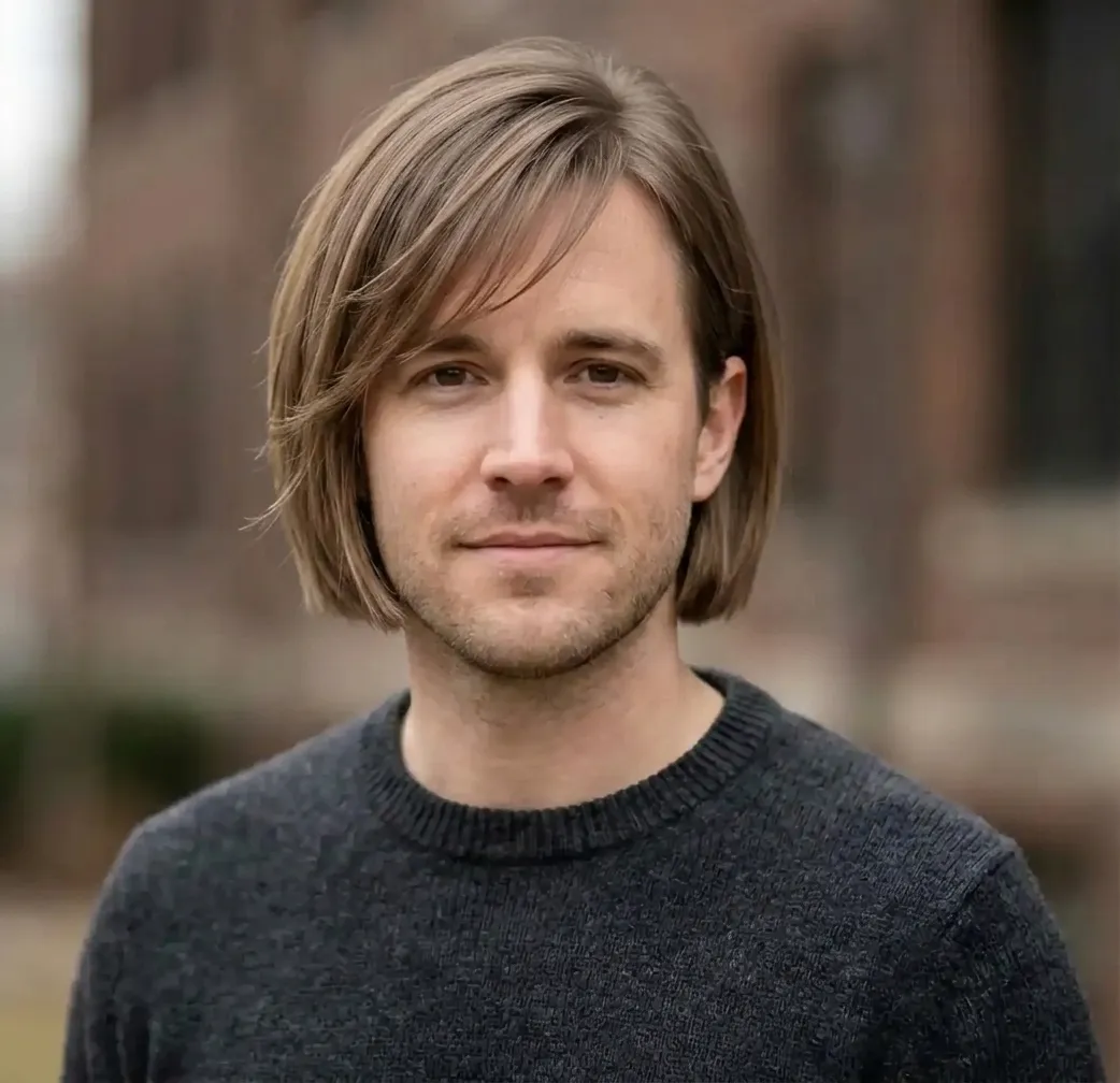 Feathered Straight Bob hairstyle for Men