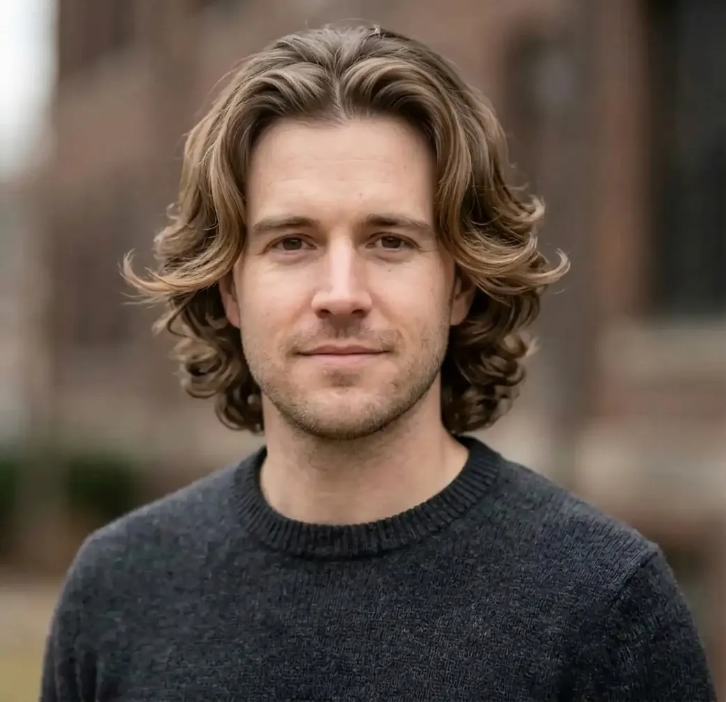 Curved Neck Curls hairstyle for Men