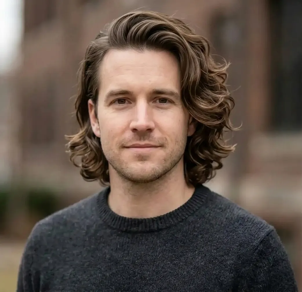 Side-Parted Waves hairstyle for Men