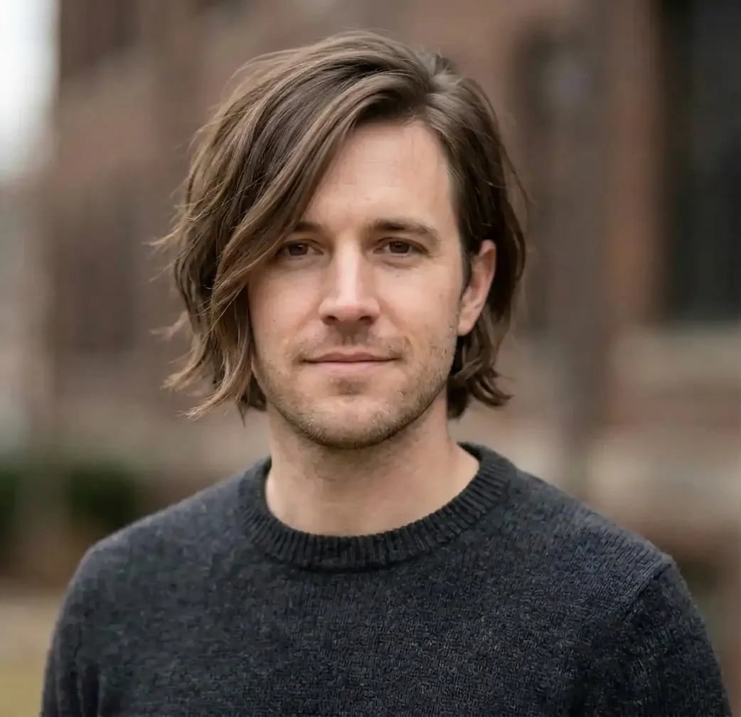 Textured Sweep Bob hairstyle for Men