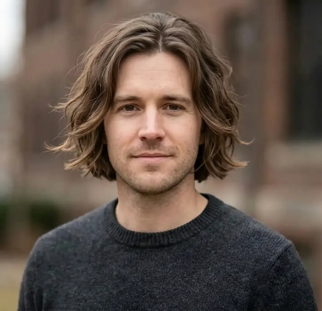 Tousled Chin Bob hairstyle for Men