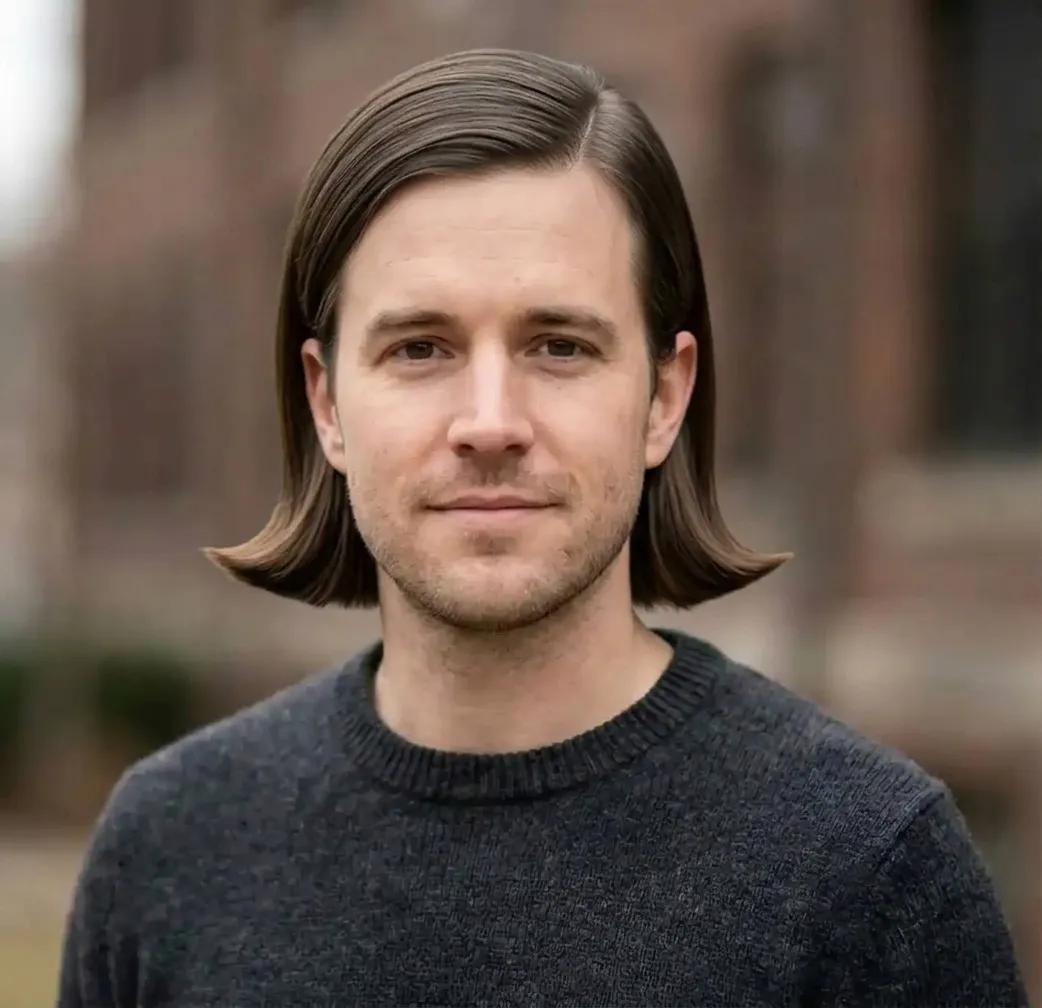 Tucked Flipped Bob hairstyle for Men