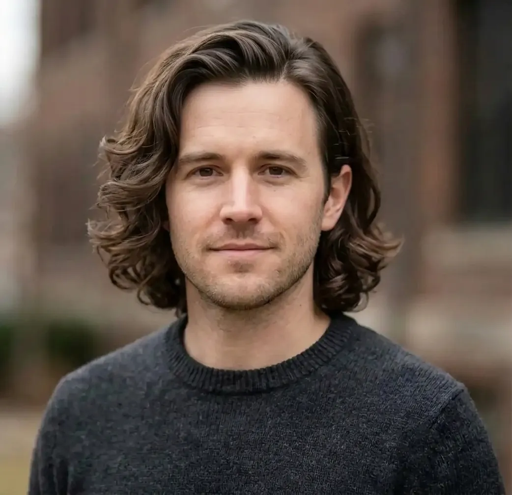Polished Flared Curls hairstyle for Men