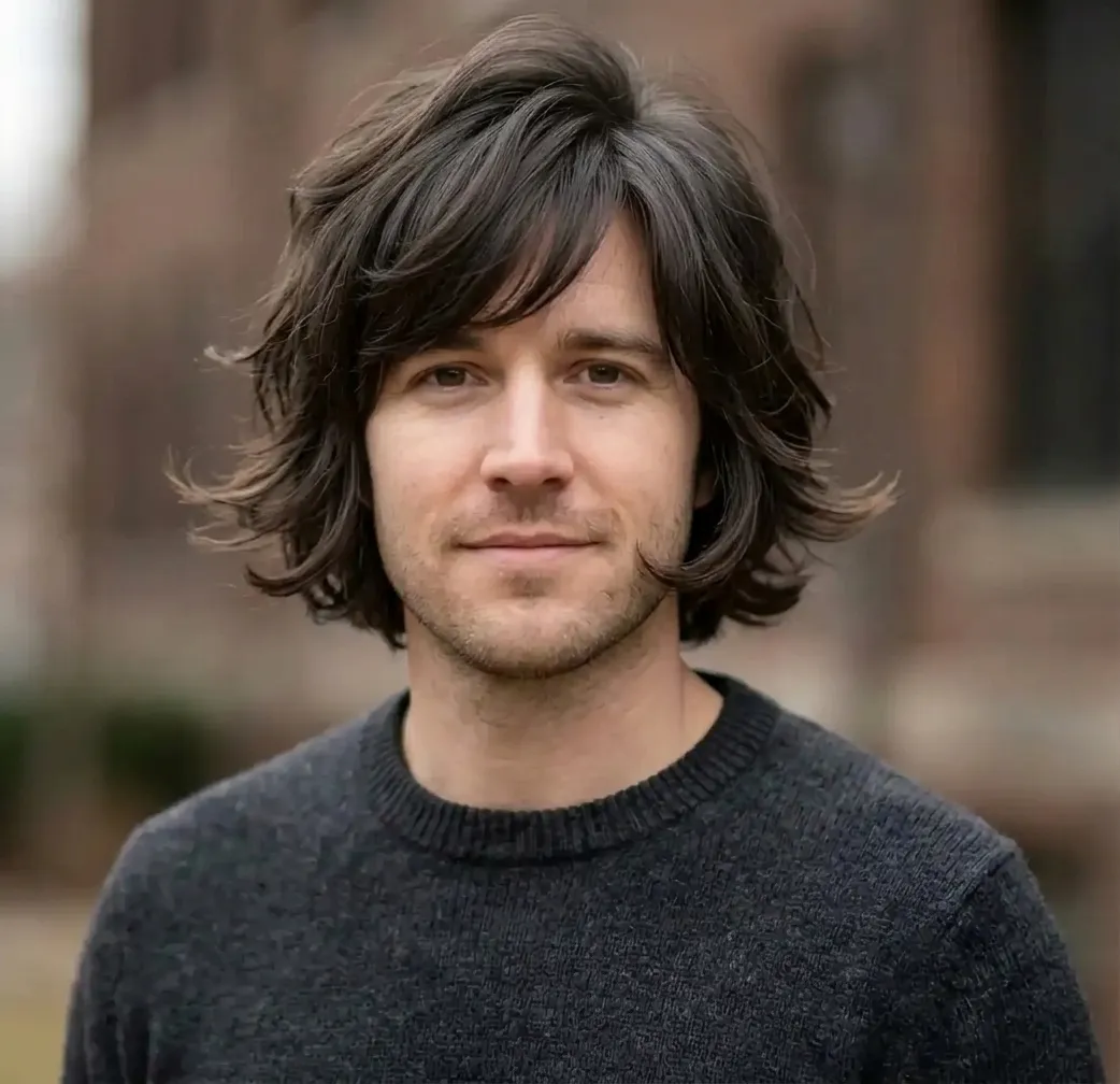 Textured Outward Bob hairstyle for Men