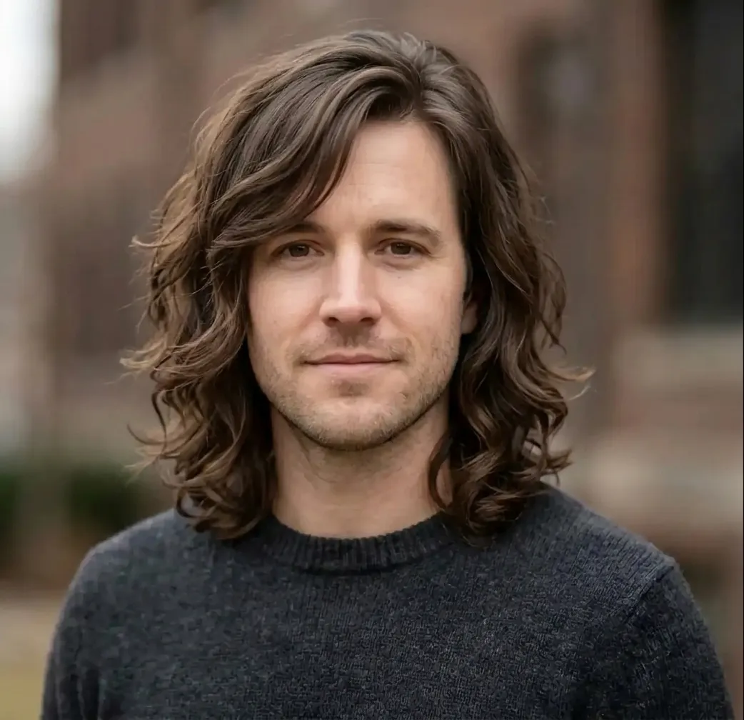 Voluminous Wavy Lob hairstyle for Men