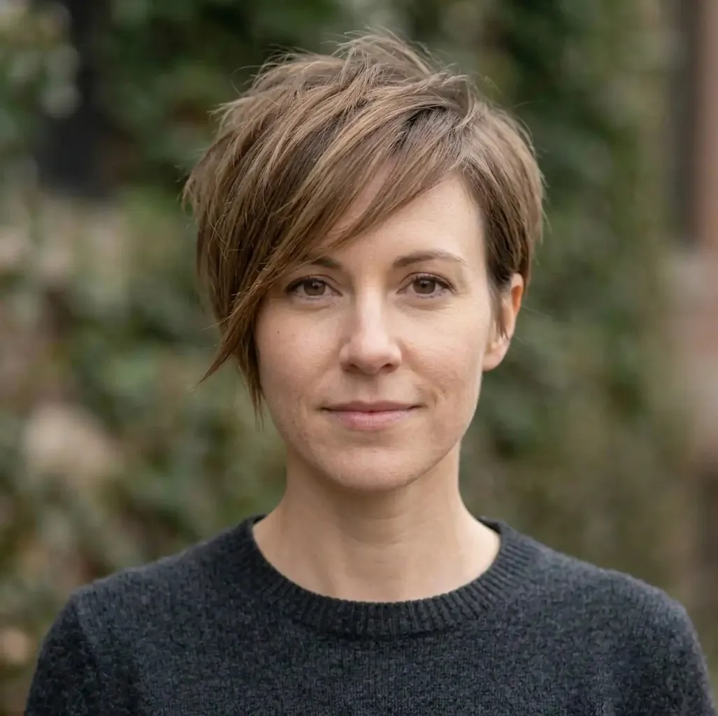 Pointed Asymmetric Pixie hairstyle for Women
