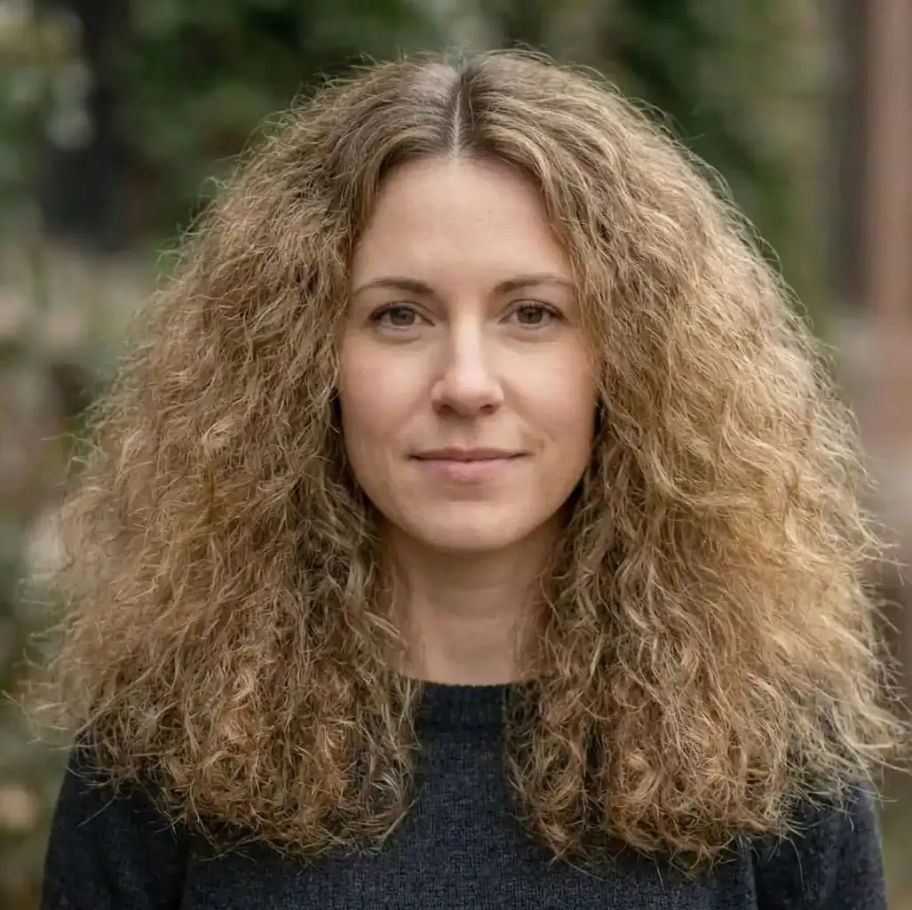 Center Part Cloud hairstyle for Women
