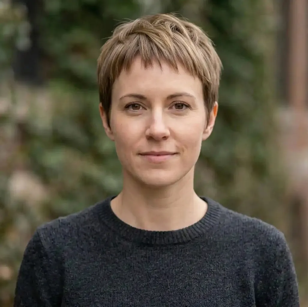 Cropped Baby Pixie hairstyle for Women