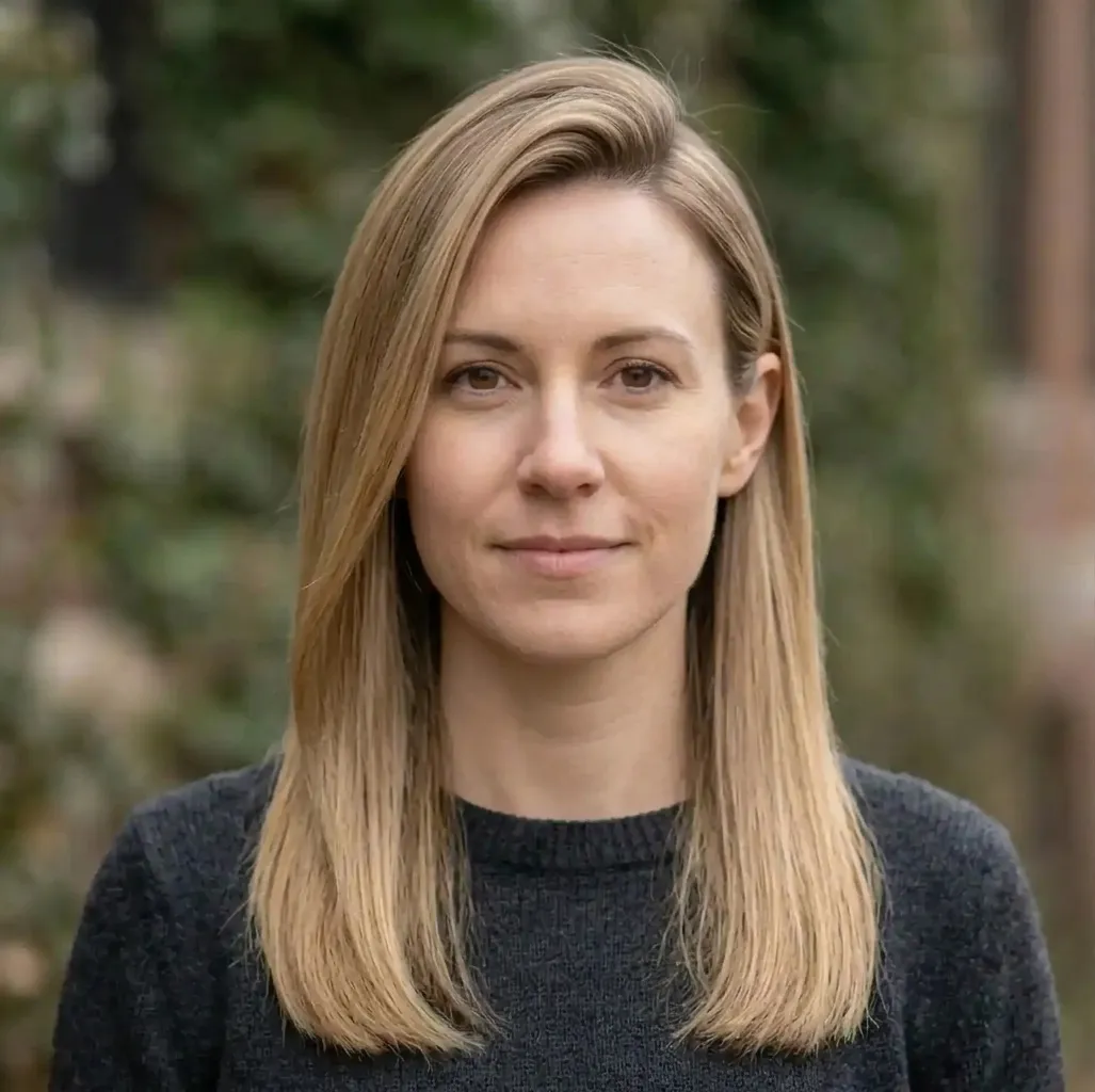 Deep Part Straight hairstyle for Women
