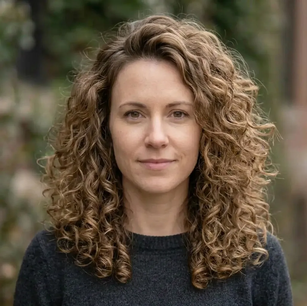 Expansive Spiral Mane hairstyle for Women