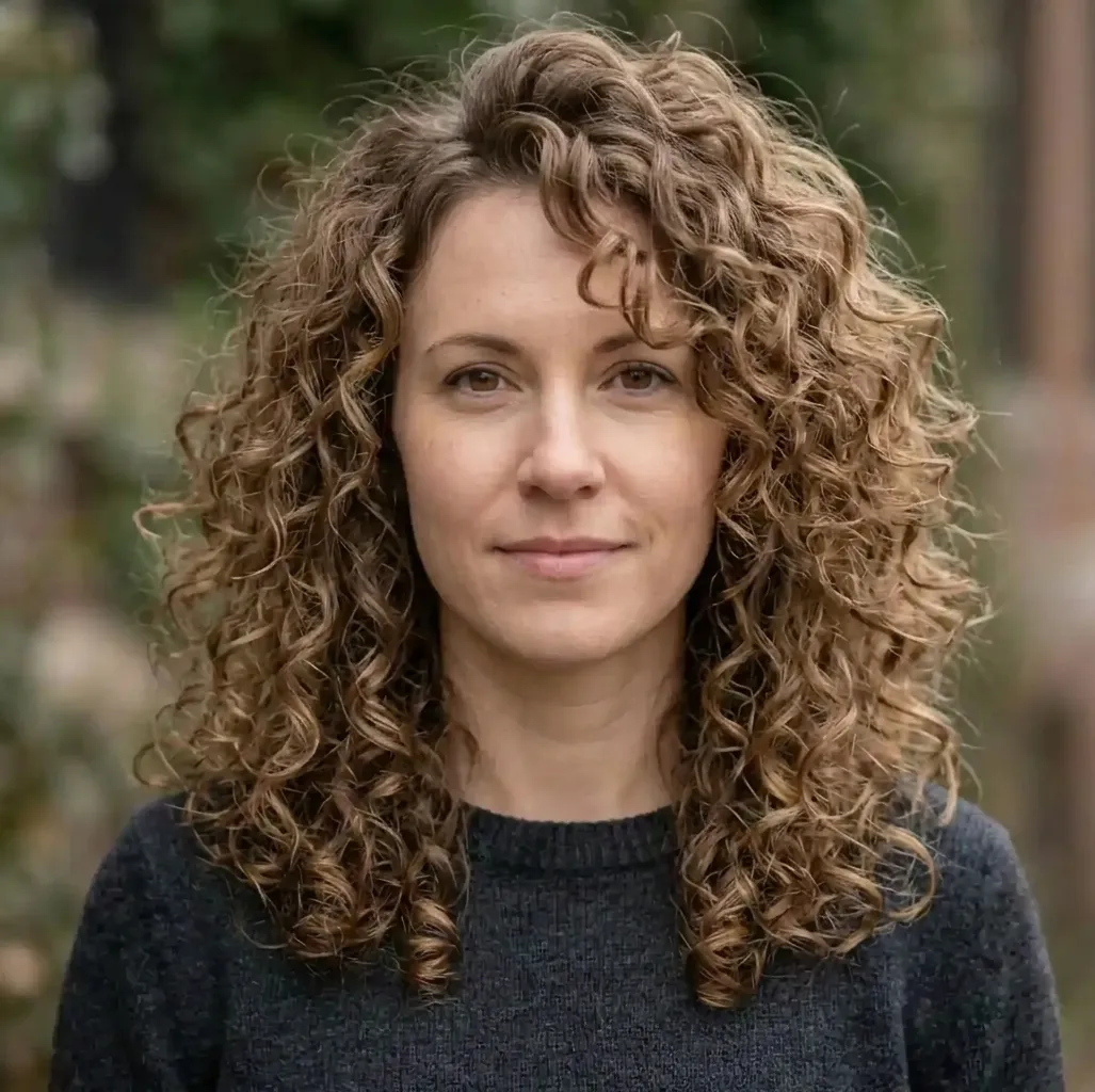 Flaring Spiral Mane hairstyle for Women