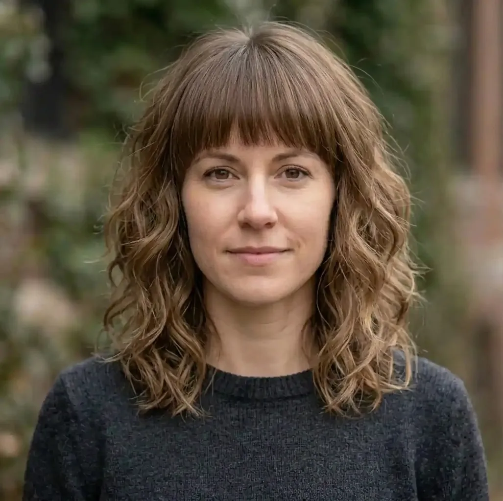 Fringed A-Line Waves hairstyle for Women
