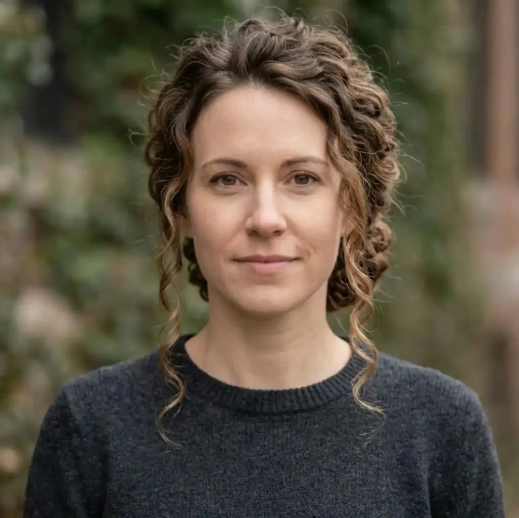 Intricate Curly Bun hairstyle for Women