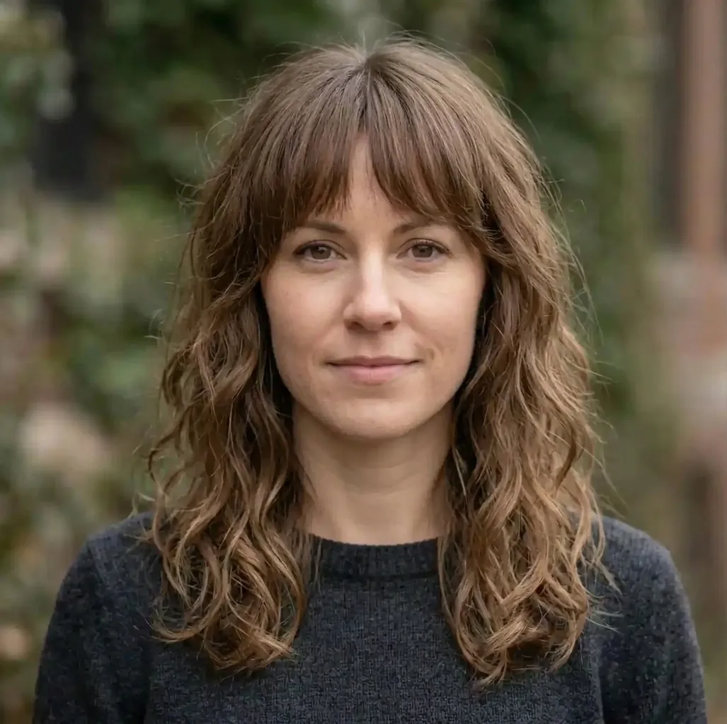 Fringed Casual Curls hairstyle for Women