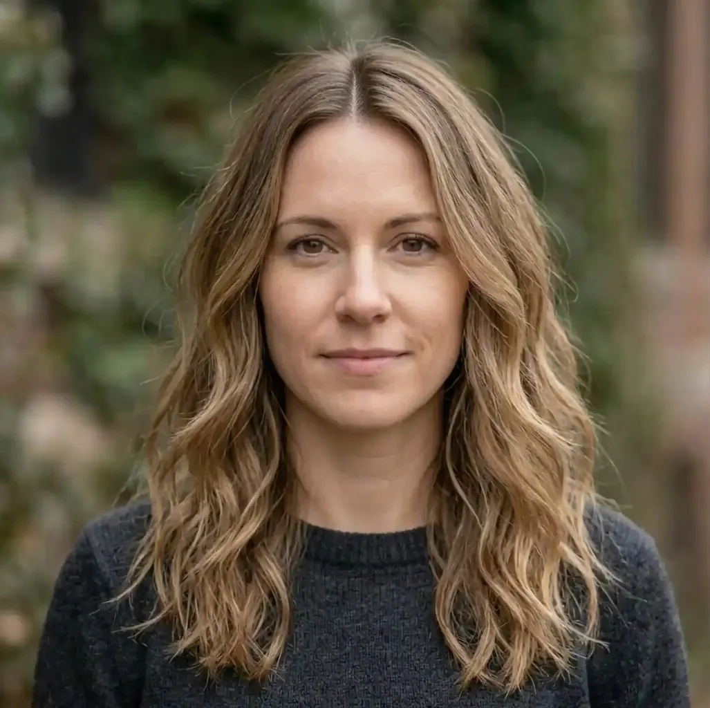 Lush Rippled Tresses hairstyle for Women