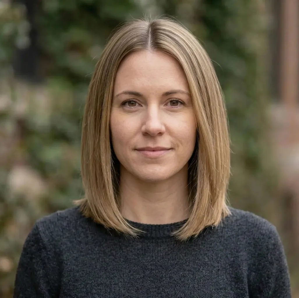 Graduated Linear Bob hairstyle for Women