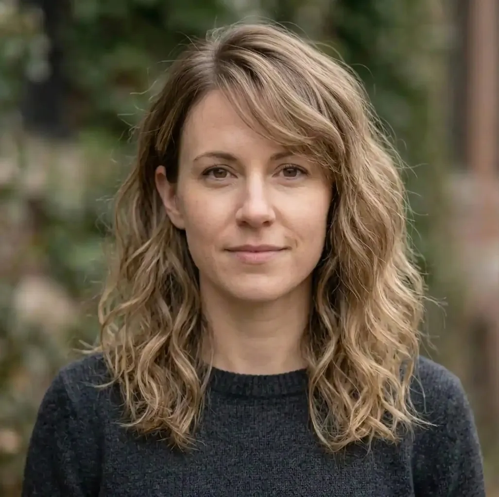 Shoulder Wavy Flow hairstyle for Women