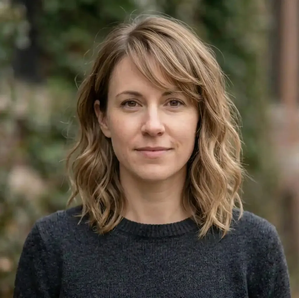 Wavy Tapered Lob hairstyle for Women