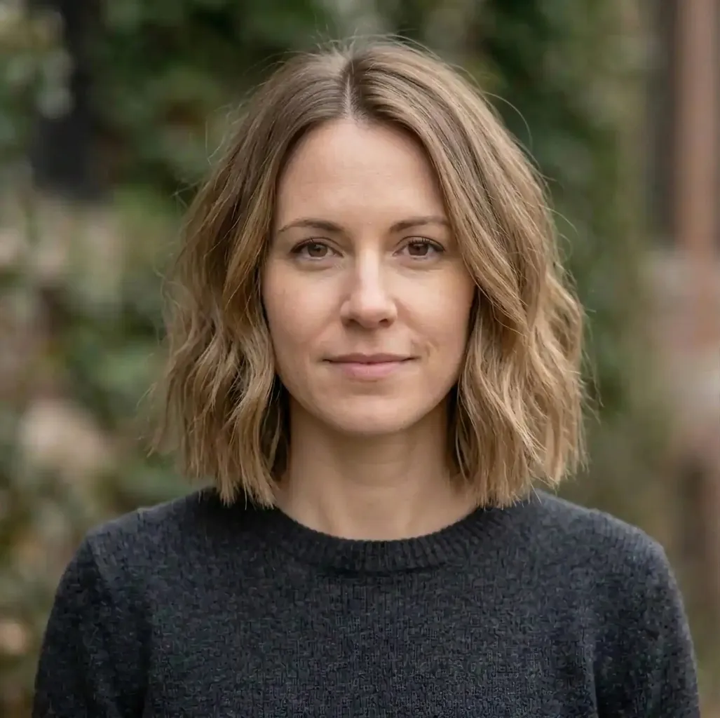 Modern Ripple Bob hairstyle for Women