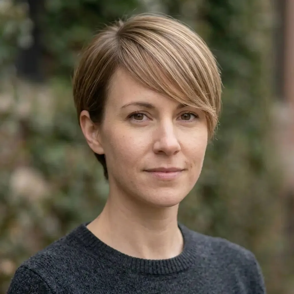 Polished Pixie Crop hairstyle for Women